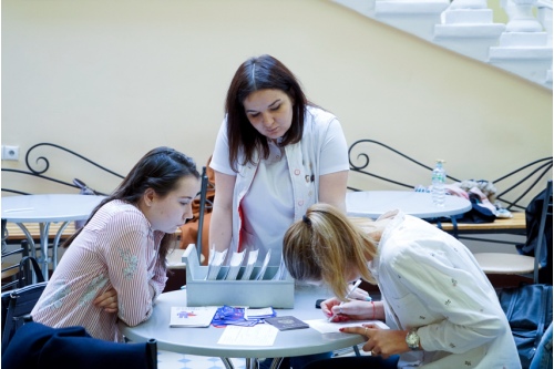 Перед кроводачей — заполнение анкет Перед кроводачей — заполнение анкет