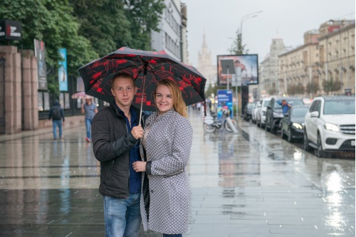 Дима приехал в Москву вместе с Алиной, чтобы отремонтировать протез Дима приехал в Москву вместе с Алиной, чтобы отремонтировать протез