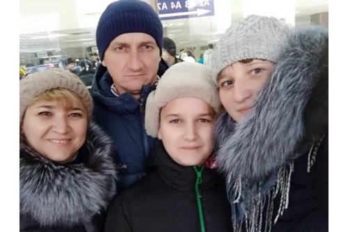 Ульяна с мамой, папой и младшим братом Ульяна с мамой, папой и младшим братом