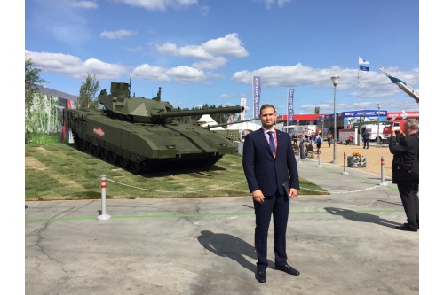 Сергей в деловой обстановке Сергей в деловой обстановке